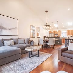 Owl Meadows: Luxe Design & Space