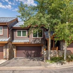 The Westerner: Cozy Cabin-Style Steps to Skiing!