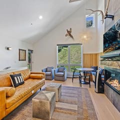 Diamond Point: Ski IN/OUT Boutique Basecamp