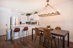 Bear Creek Boutique: ALL of Telluride steps away!