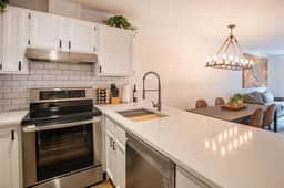 Bear Creek Boutique: ALL of Telluride steps away!