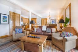 Elevated Escape: Deluxe 2 bed/2bath Ski IN/OUT condo
