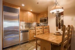 Mountain Lodge Retreat: Ski IN/OUT