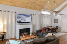 Spring Creek Retreat: 4 bd/3bth at quiet base of ski area