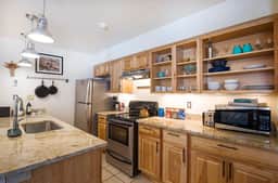 The Corner Pocket: Style & Space w/ pool & hot tub!