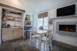 Studio 107: Steps to ALL of Telluride w/ hot tub!