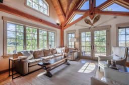 Ultimate Mountain Retreat: Fireplace, Hot Tub, Views!