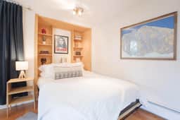 Sunnyside Studio w/ hot tub!