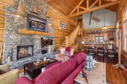 Double Cabins Chalet: Cozy Ski In/Out Cabin