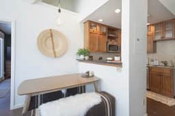 Viking Vista 309: Ski, Soak, Sip