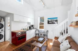 Petite Maison: Hip & Historic