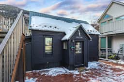 Petite Maison: Hip & Historic