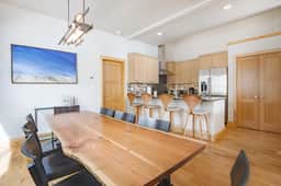 Livery Loft: Mountains on Main