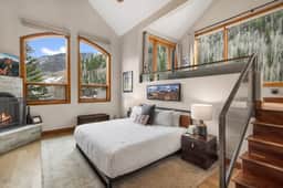 Cimarron ONE: A TRUE Ski IN/OUT condo!