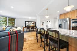 The Ice House: Luxury & Location w/ pool & hot tub