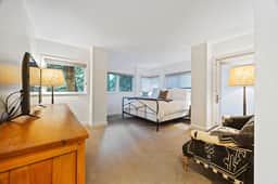 The Ice House: Luxury & Location w/ pool & hot tub
