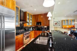 Dakota Place: Ski In/Out w/ Hot Tub & Fireplace