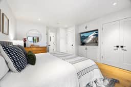 West Side Chic: A Light & Bright Ski Retreat