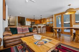 Cozy, Central 3BR Gem: Hot Tub + Fireplace