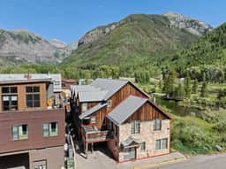 Spruce View: Big & Bright Downtown Telluride!