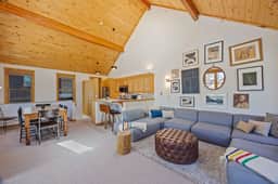 Spruce View: Big & Bright Downtown Telluride!