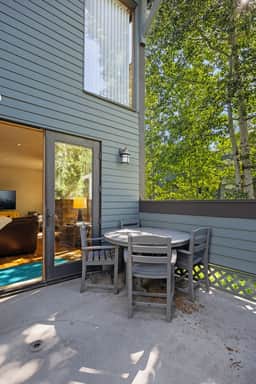 Telluride Gem: Ski-In Condo with Mountain Views!