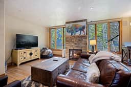 Telluride Gem: Ski-In Condo with Mountain Views!
