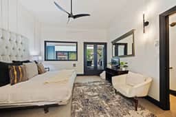 Base Camp Boutique: Ski-In/Out, Hot Tub, In Town - Image 5