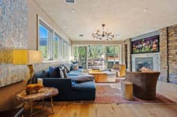 TruLux Penthouse: A Premier Telluride Experience - Image 4