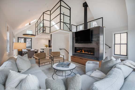 1st In Line: Mtn. Modern Home, Hot Tub & High End - Image 1