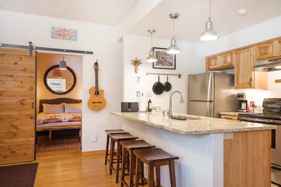 The Corner Pocket: Style & Space w/ pool & hot tub! - Image 1