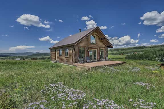 The Writers Retreat: Style & Solitude - Image 1