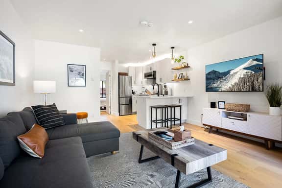 West Side Chic: A Light & Bright Ski Retreat - Image 1