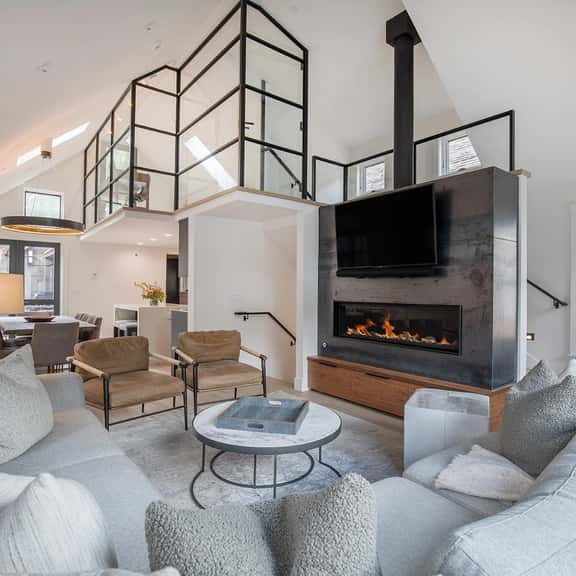 1st In Line: Mtn. Modern Home, Hot Tub & High End - Image 1