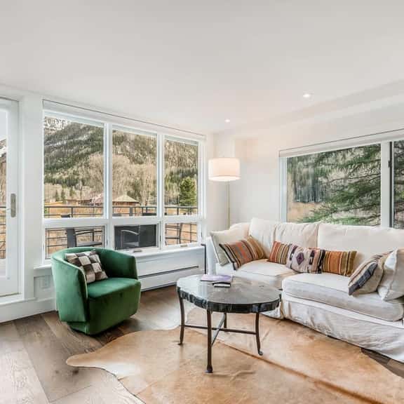 The Perch: Legendary Views & Location w/ Hot Tub! - Image 1
