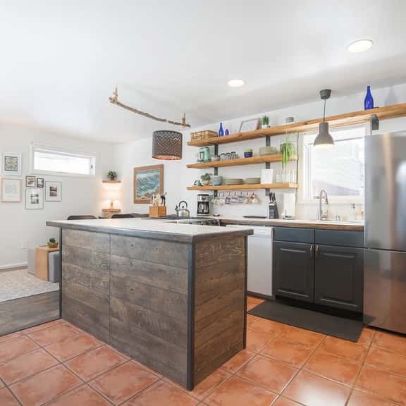 Pac. Street Style: In-Town 1bdrm - Image 1