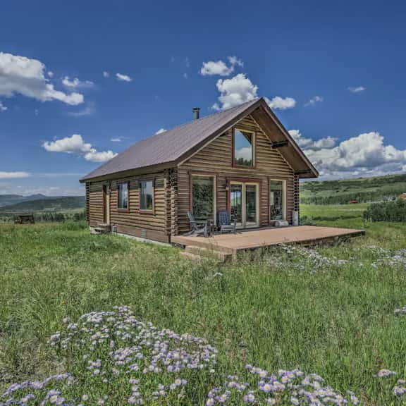 The Writers Retreat: Style & Solitude - Image 1