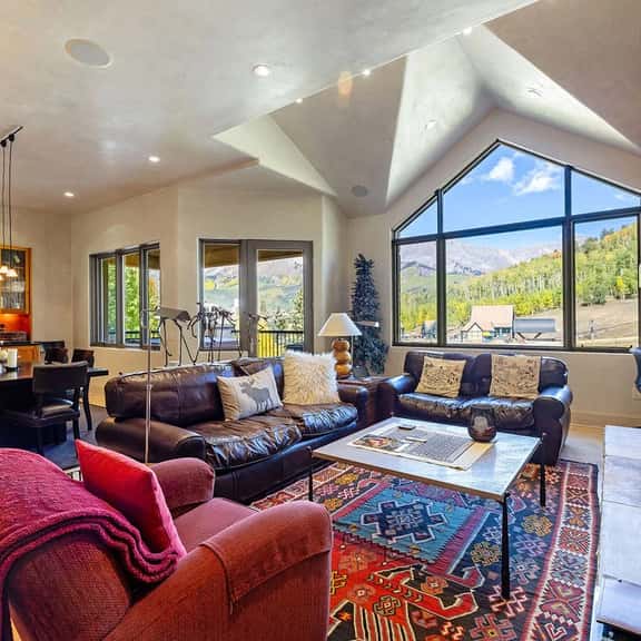 Dakota Place: Ski In/Out w/ Hot Tub & Fireplace - Image 1