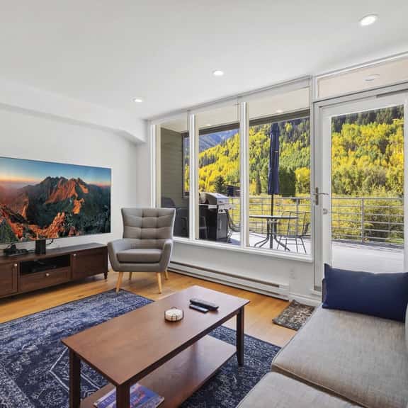 Canyon Vista: Long Term Luxury Stays - Image 1