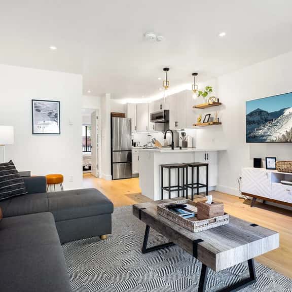 West Side Chic: A Light & Bright Ski Retreat - Image 1