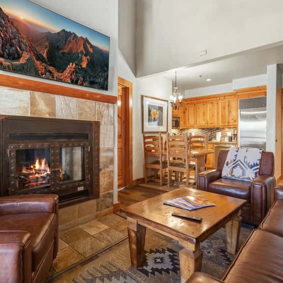 Telluride Ski Getaway w/Fireplace, Hot-Tub & Pool - Image 1