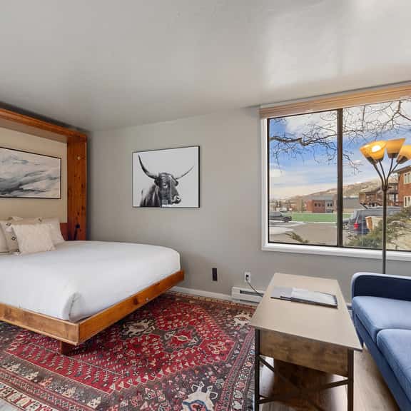 The Western Soul: Amazing location w/ hot tub - Image 1