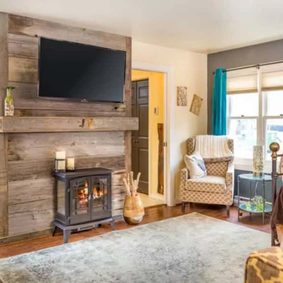 The Dahl Cottage: Cozy Studio Steps to Gondola - Image 1