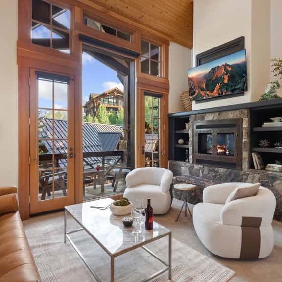 Log Cabin Getaway, 3BR/3BA, Fireplace/Deck/Central - Image 1