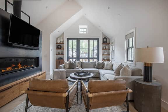 1st In Line: Mtn. Modern Home, Hot Tub & High End