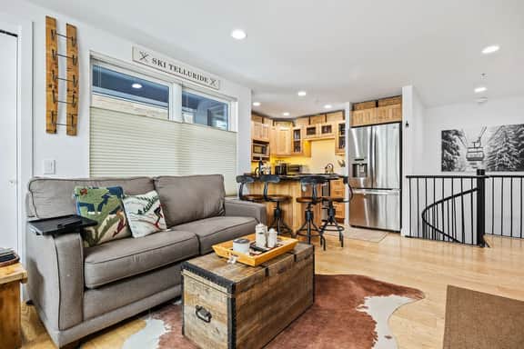 Telluride Gold: 2bd/2.5bth STEPS to the gondola!
