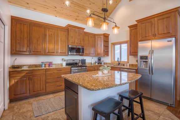 Spring Creek Retreat: 4 bd/3bth at quiet base of ski area