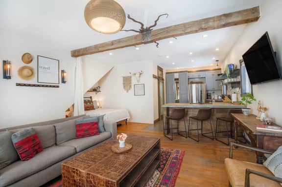Pac. Street Studio: Style & space in heart of town