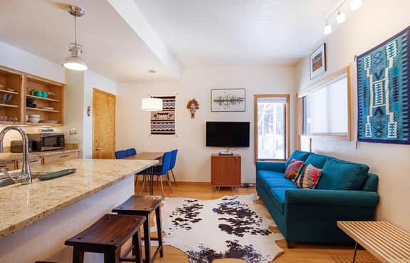 The Corner Pocket: Style & Space w/ pool & hot tub!