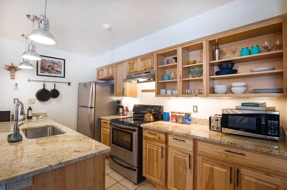 The Corner Pocket: Style & Space w/ pool & hot tub!